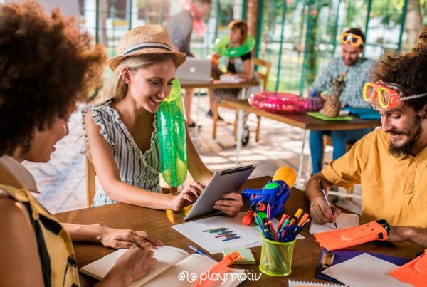 5 tips para motivar al personal para trabajar en verano - Gamificación para empresas - Playmotiv
